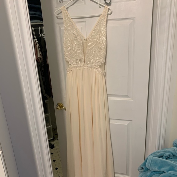 💠 Lace Gown 💠 NWOT❗️ beautiful on ❗️ - Picture 1 of 4